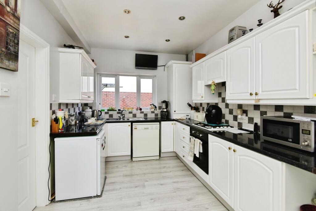 House in Staffordshire Moorlands, Biddulph - View 3