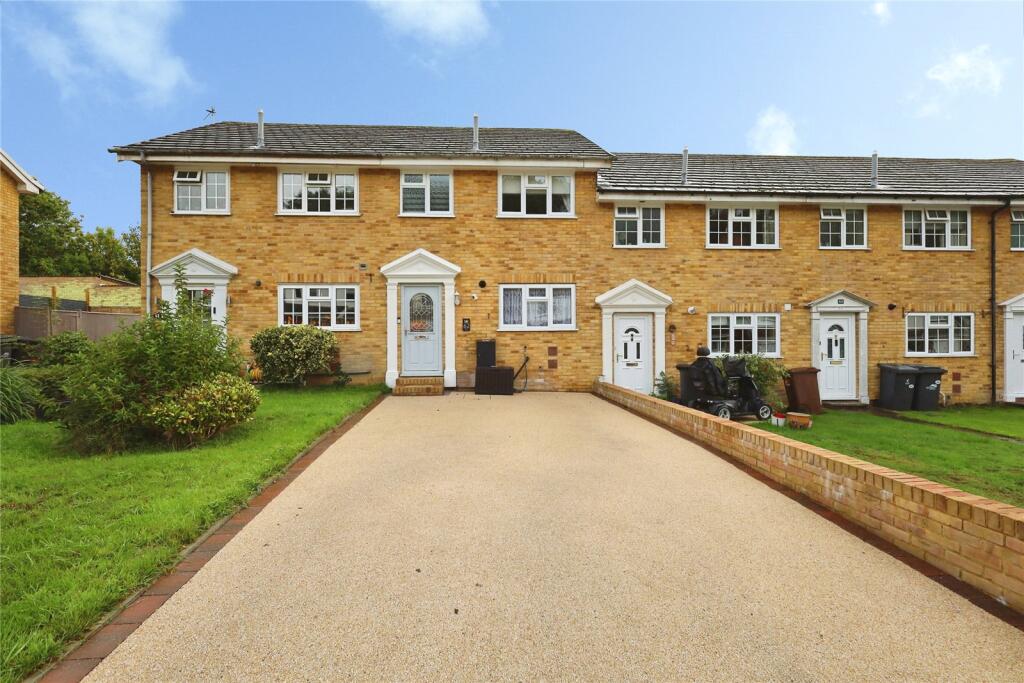 3-bed terraced on Hunters Way, Uckfield, East Sussex, TN22, £350,000
