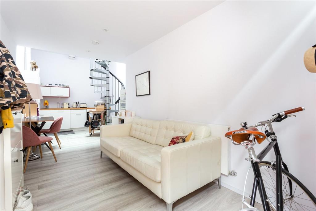 House in London - View 5