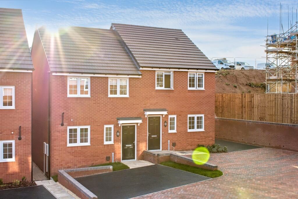 Main image of property: Gedling, 
Nottingham, 
NG4 4NF