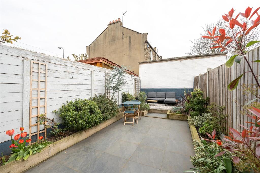 House in London, Leytonstone - View 6