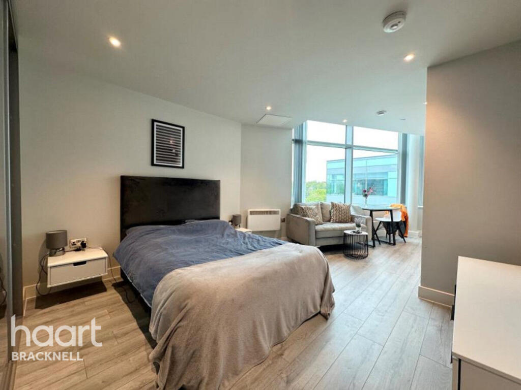 Main image of property: Wokingham Road, Bracknell
