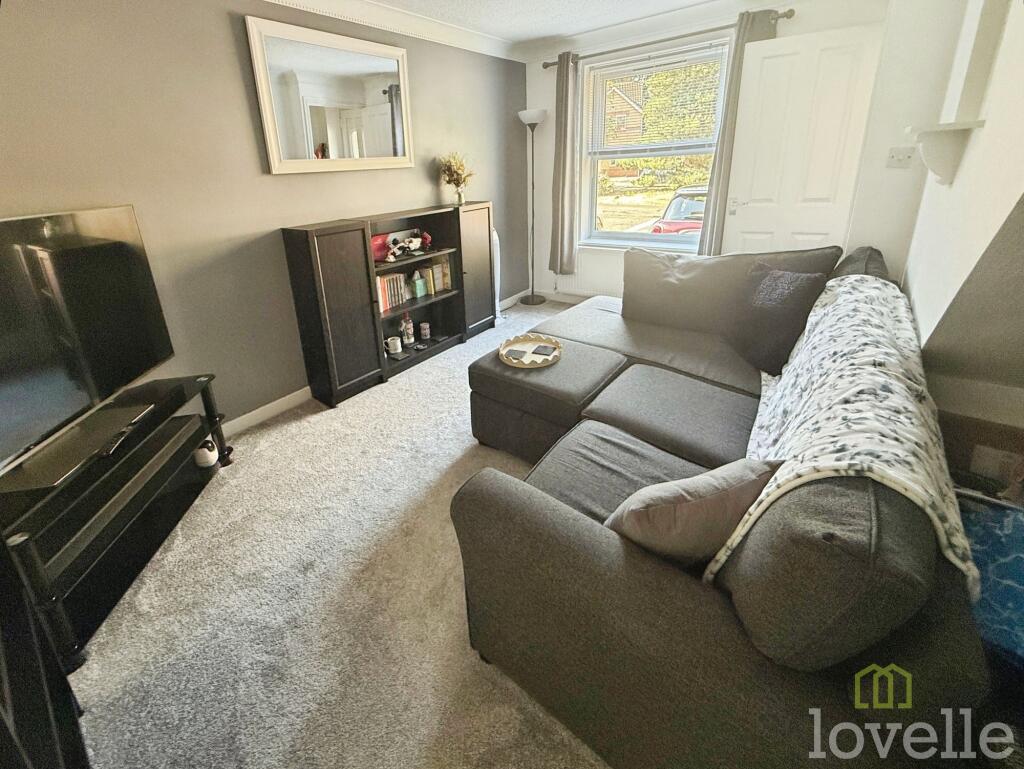 House in Lincoln - View 5