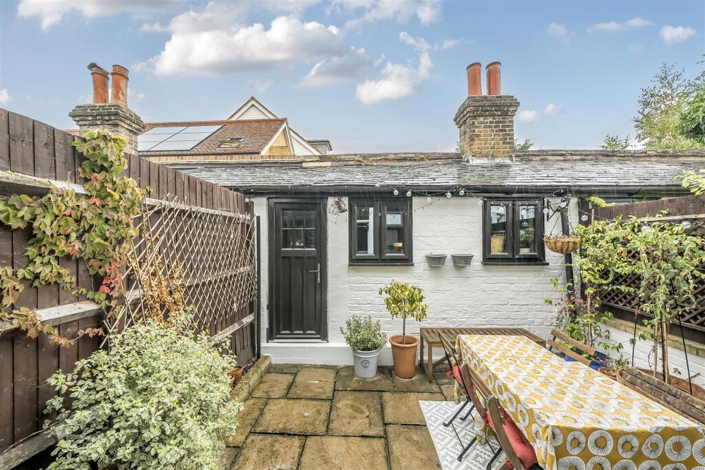 West Street Lane, Carshalton - View 5