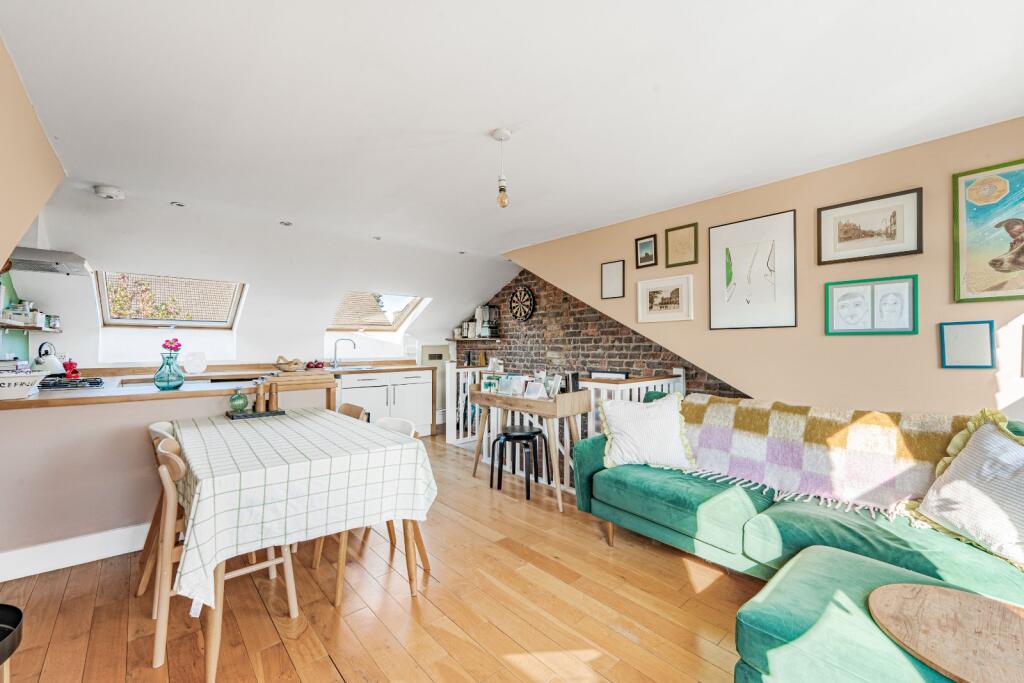 Main image of property: Cricketfield Road, London, E5
