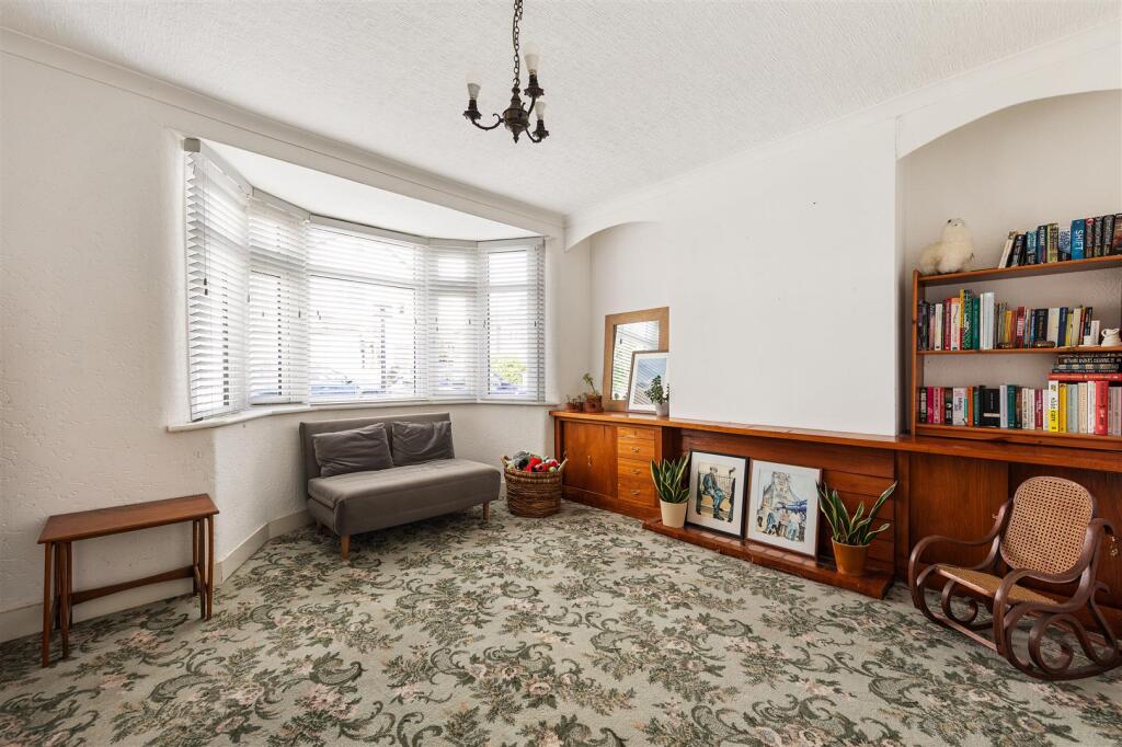 Coolgardie Avenue, Highams Park photo 4