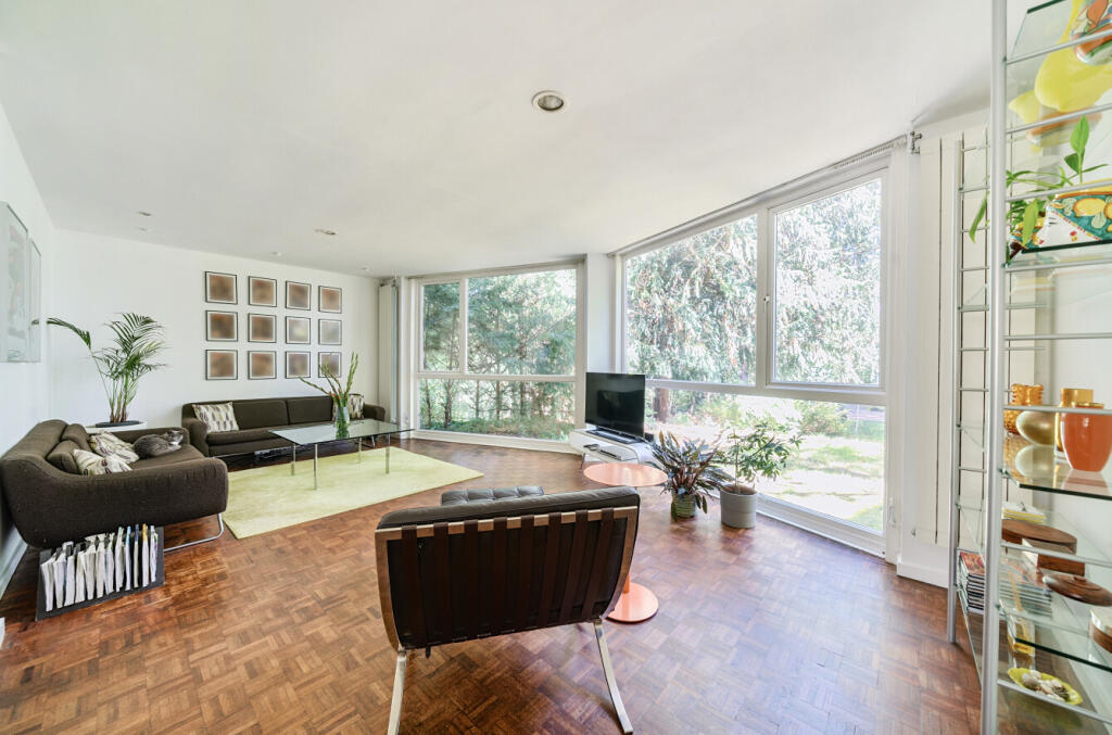 Templemere, Weybridge, Surrey, KT13 photo 2