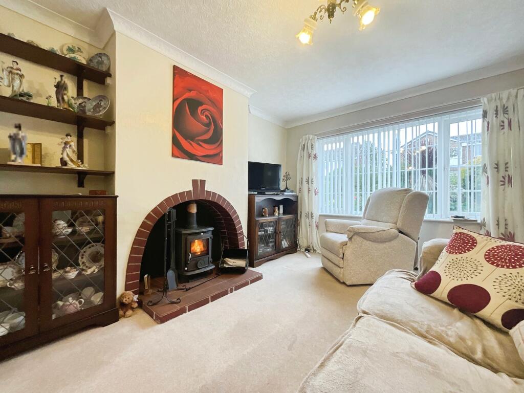 House in Mansfield, Nottinghamshire - View 2