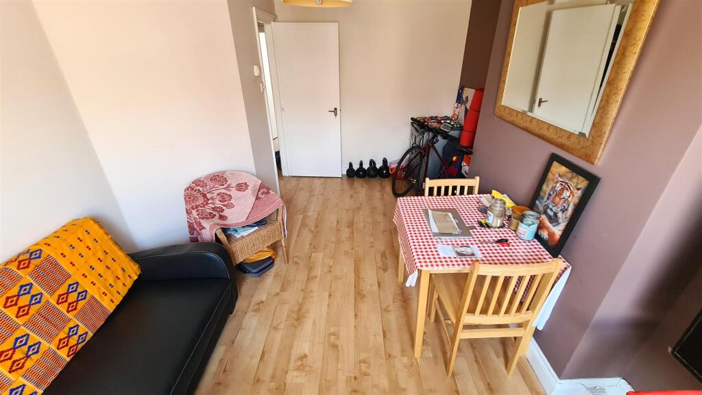Apartment in London - More