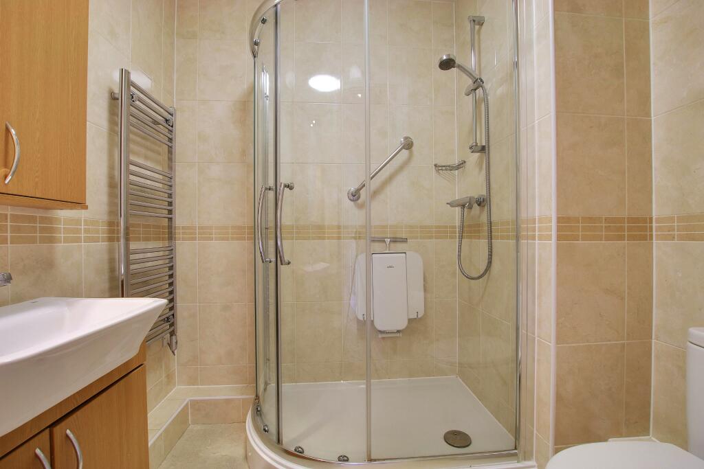 Apartment in Romsey, Tadburn - More