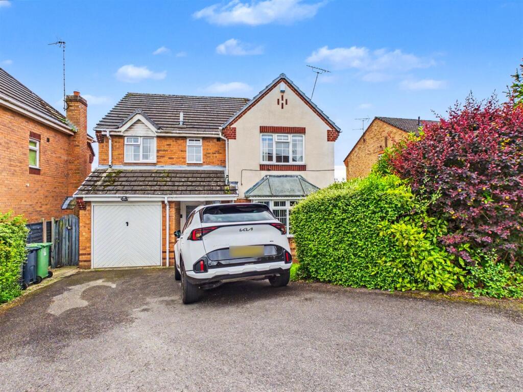 4-bed detached on Applewood Close, Belper, Derbyshire, £350,000