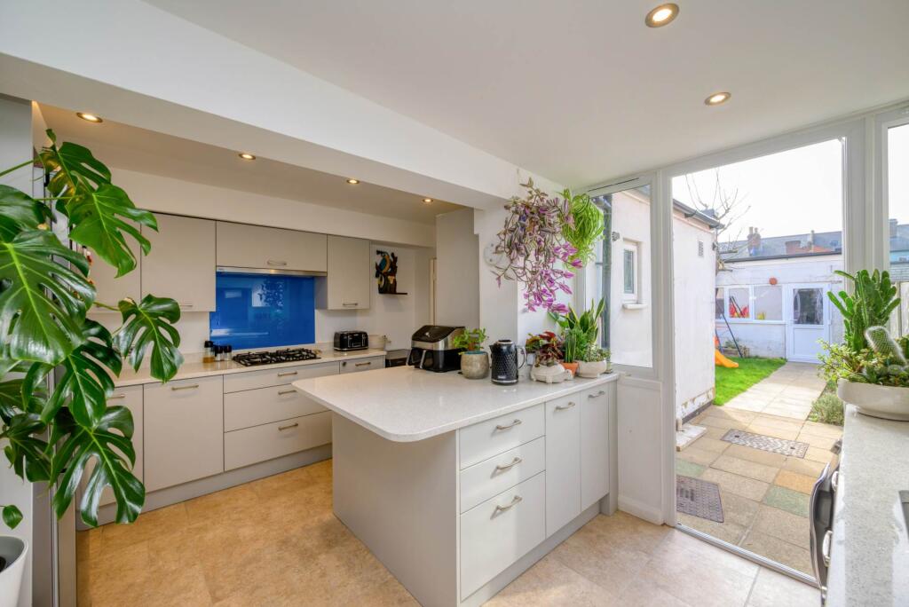 Main image of property: Gosbrook Road, Caversham