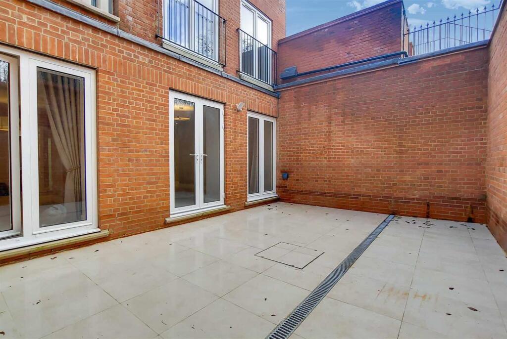 3 bedroom apartment for rent