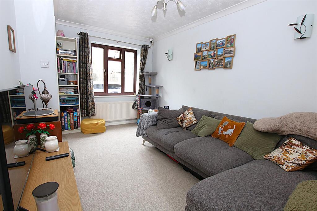 House in Northampton, East Hunsbury - View 2