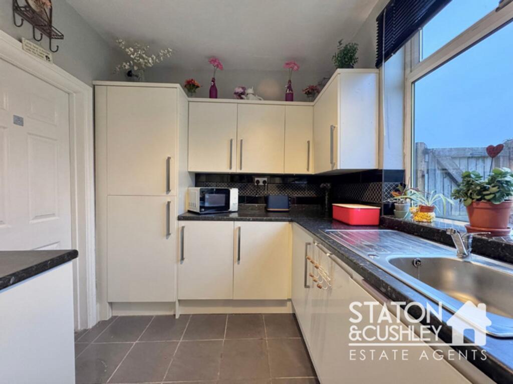 House in Ashfield, Kirkby-in-Ashfield, Sutton-in-Ashfield - More