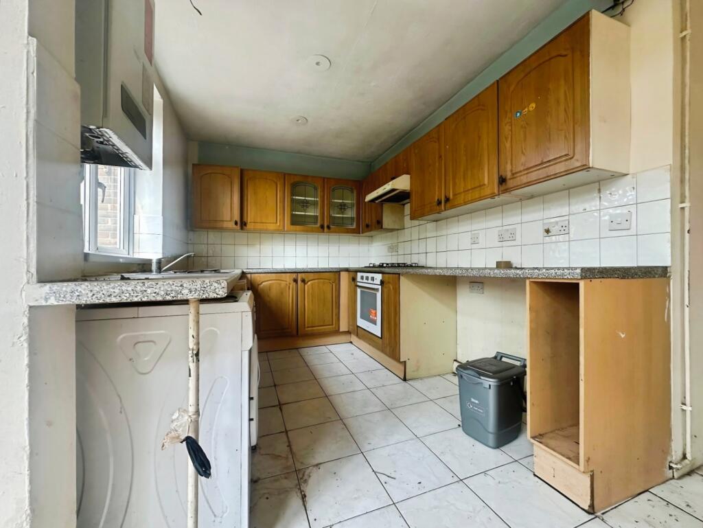 Lower Lees Road, Slough photo 4
