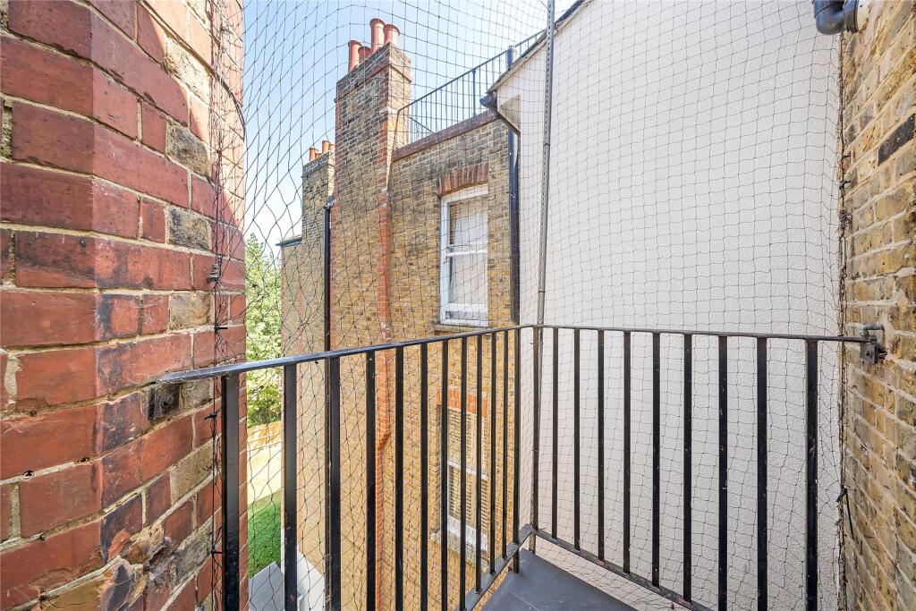 Apartment in London - View 5