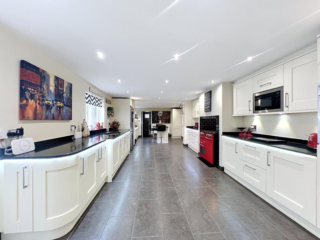 House in Sefton, Liverpool City Region - View 5