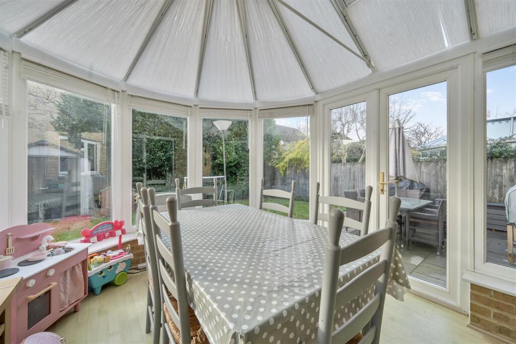 House in Surrey Heath, Bagshot - View 5