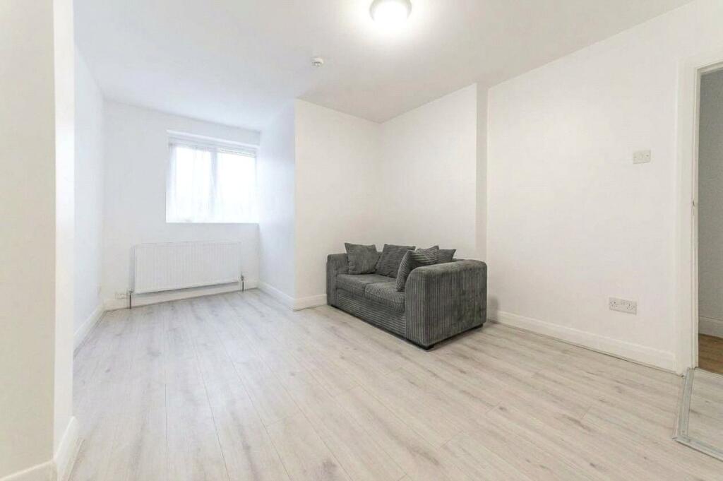 House in Southall - View 3