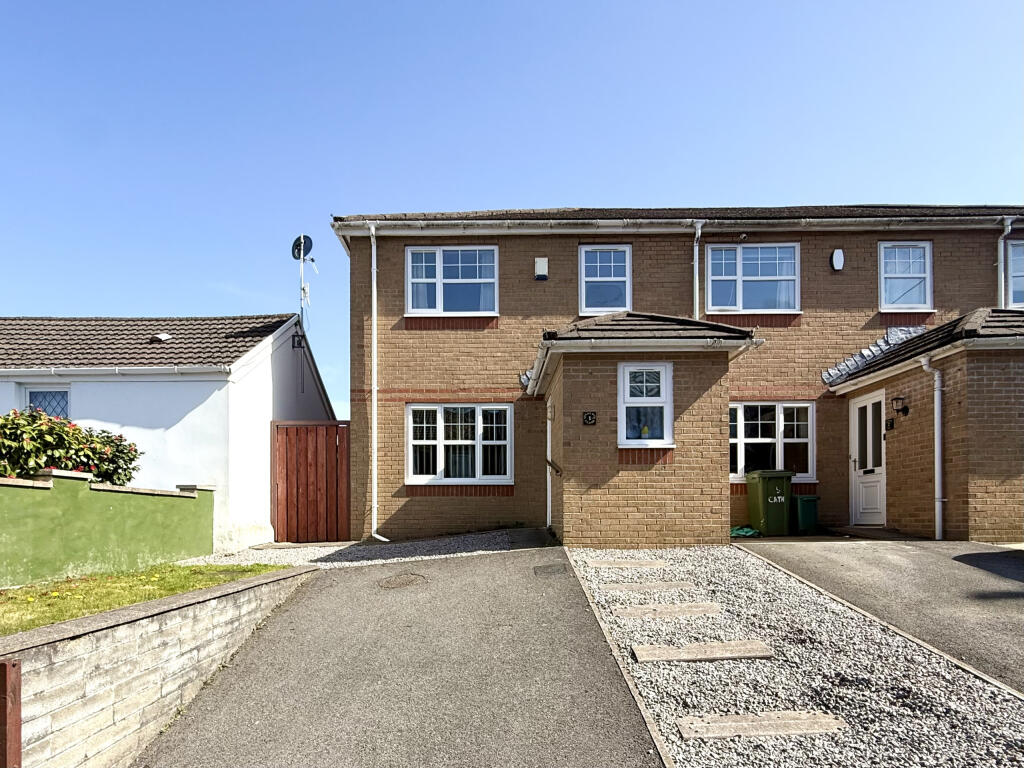 Main image of property: Ynyslwyd Close, Aberdare, Rhondda Cynon Taf
