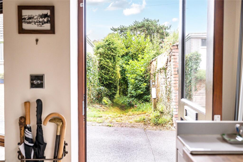 The Green, Morchard Bishop, Crediton, Devon photo 4