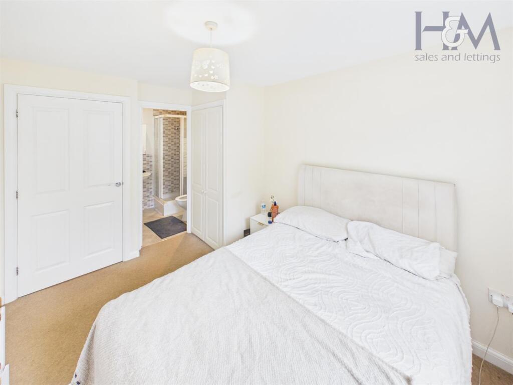 Apartment in Stevenage - View 3