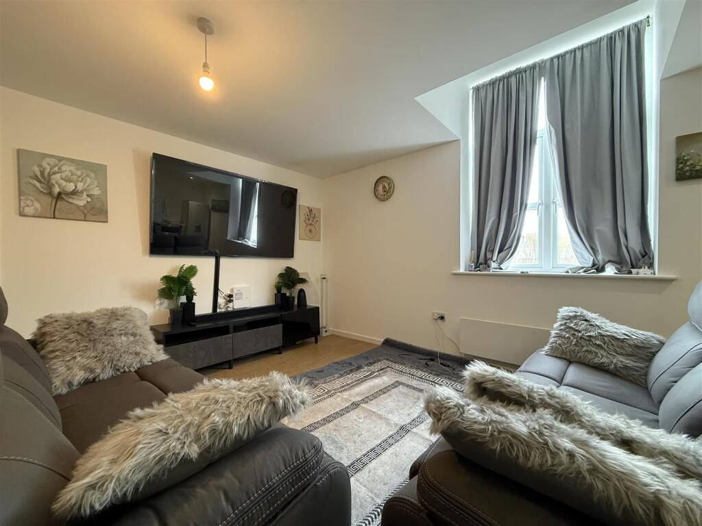 Apartment in Bolton, Greater Manchester - View 4
