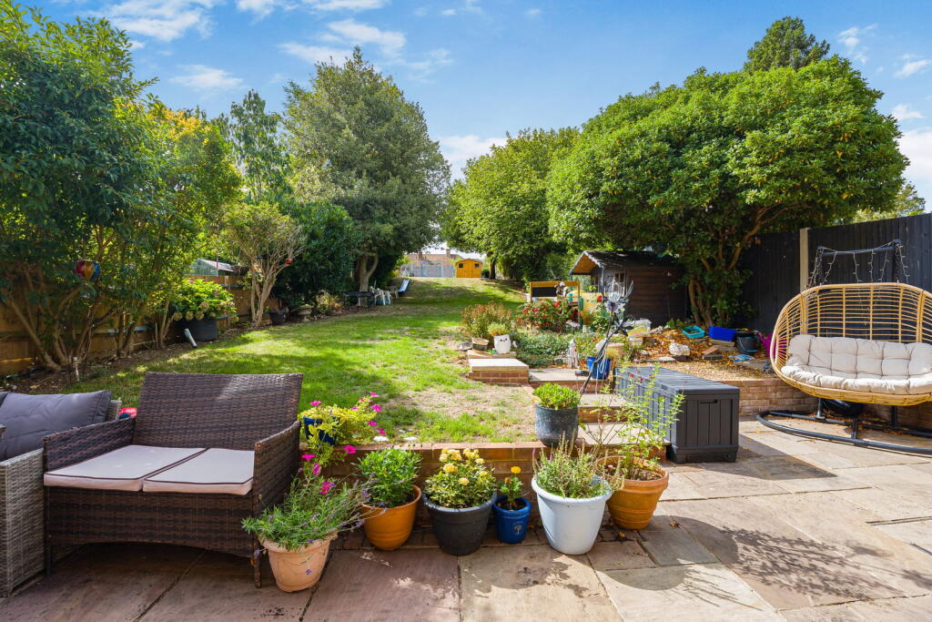House in Croydon - More