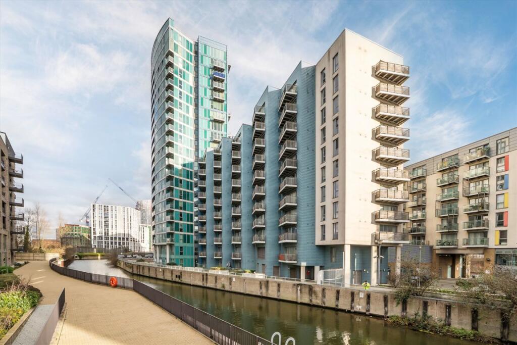 Main image of property: High Street, Stratford