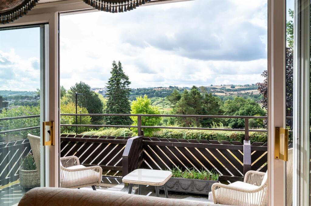 House in Sheffield, South Yorkshire - View 4