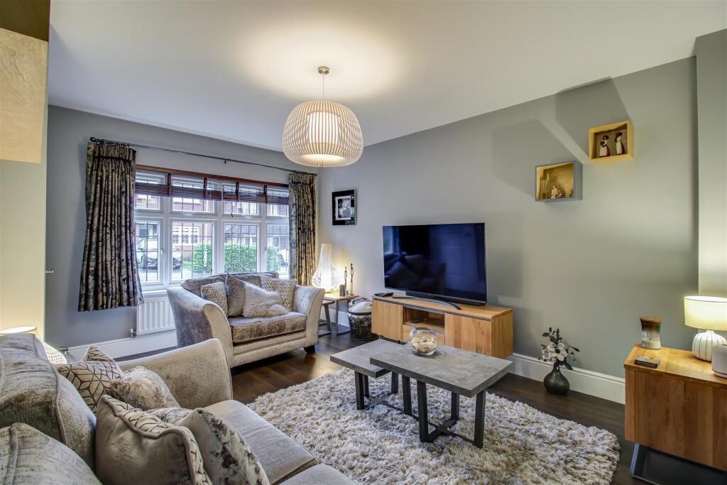 Oakdene Drive, Crofton, Wakefield photo 4