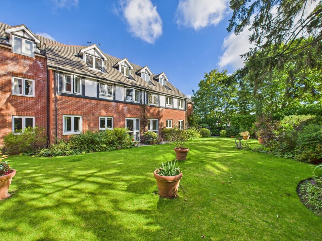 1-bed apartment on Chesham Road, Amersham, Bucks, HP6, £189,950