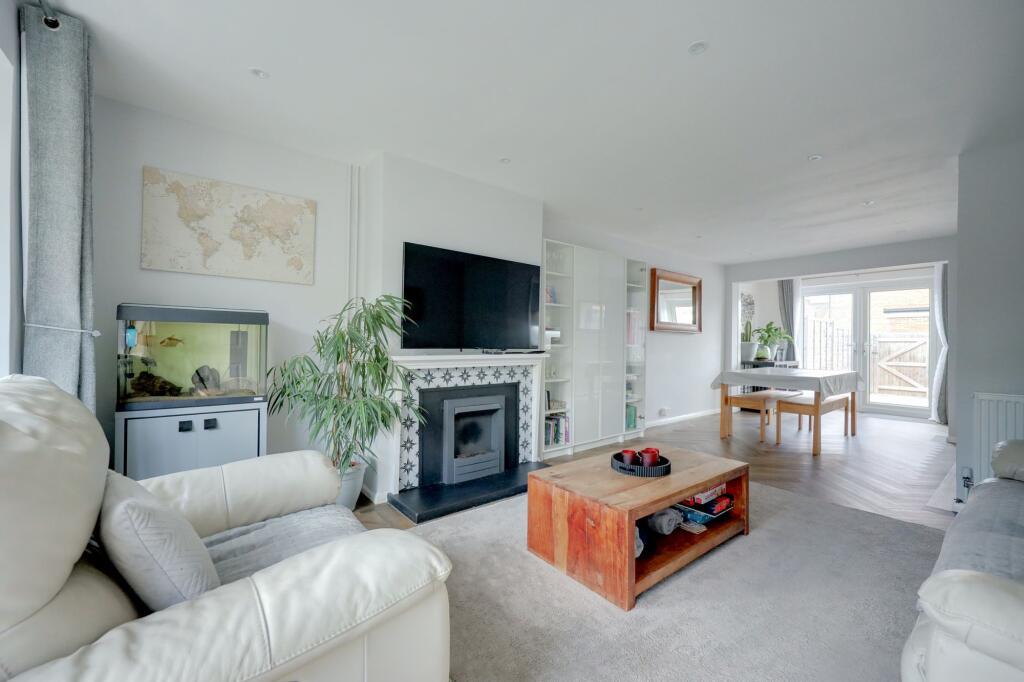 House in Redhill - View 3