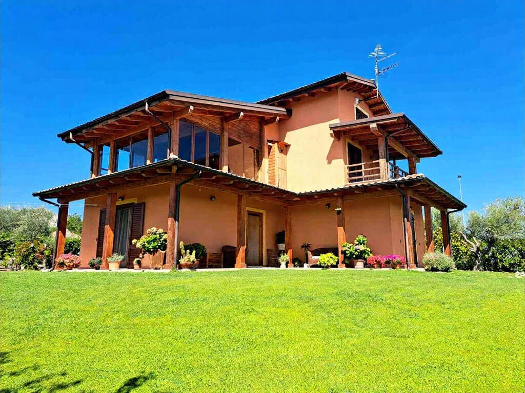 Main image of property: Abruzzo, Teramo, Cellino Attanasio