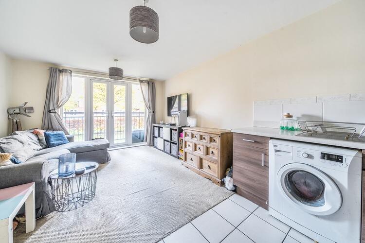 Apartment in Guildford - View 3