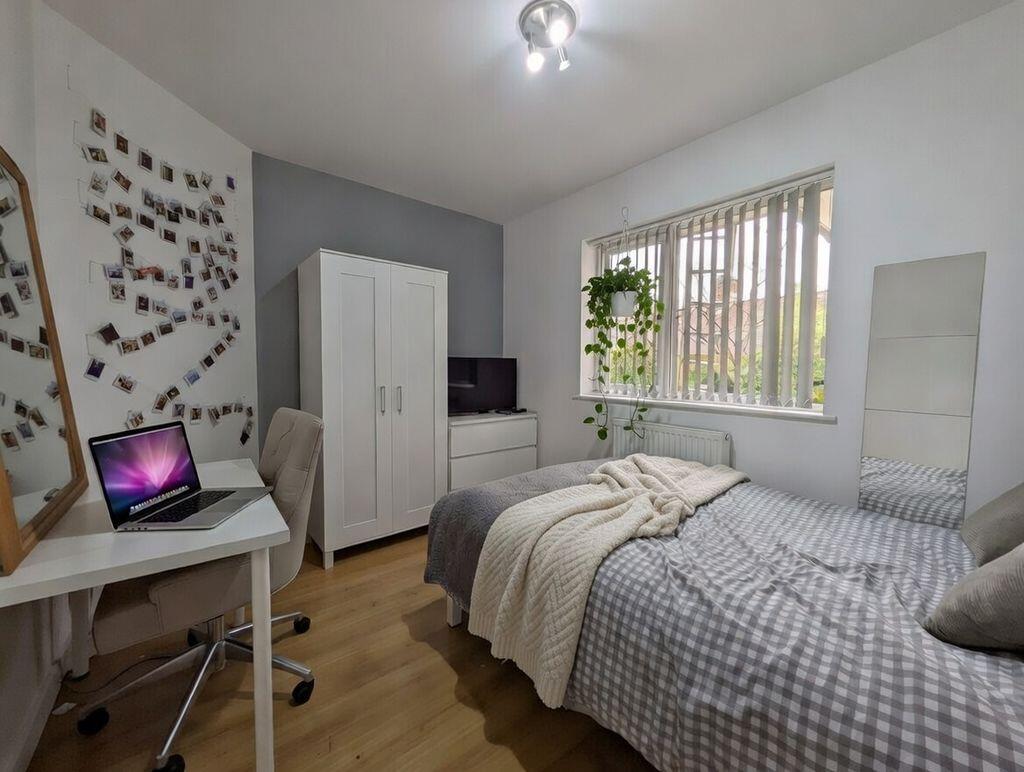 House in Nottingham - View 4