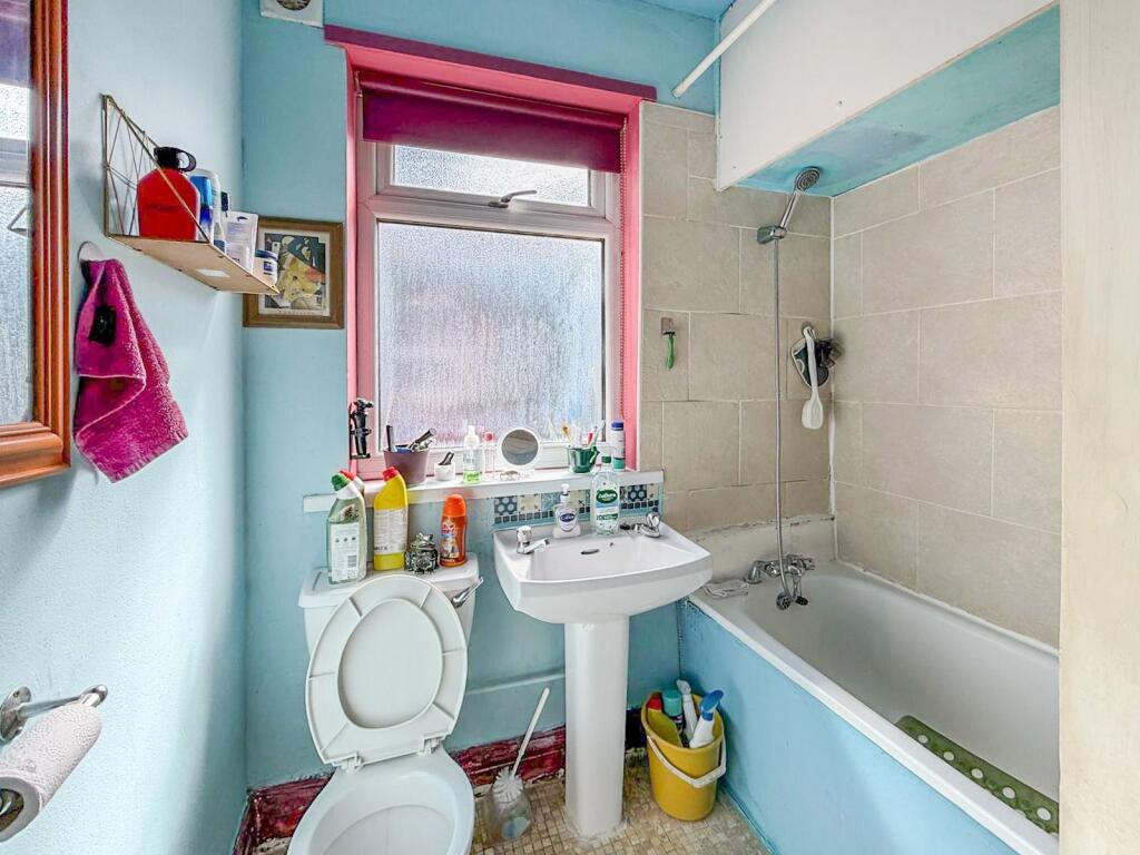 House in Hull, Kingston upon Hull - View 3
