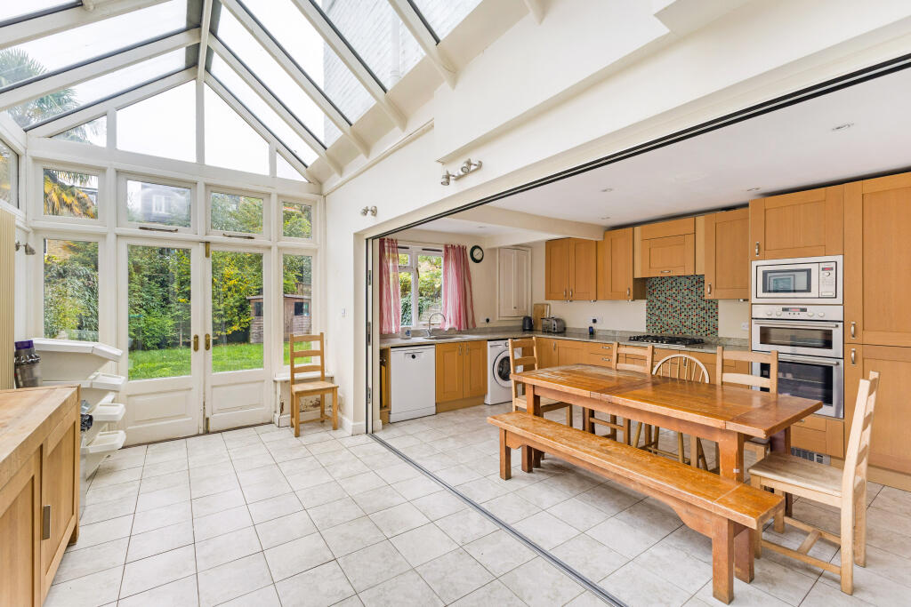 Burnaby Gardens, London, W4 photo 4