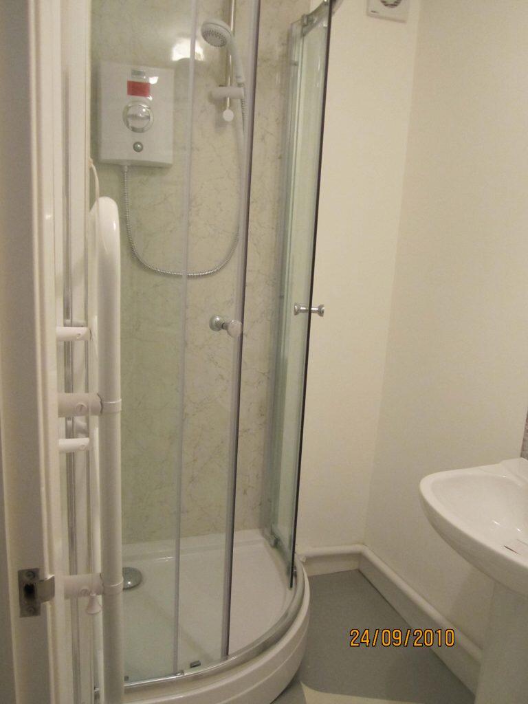 6 bedroom house for rent
