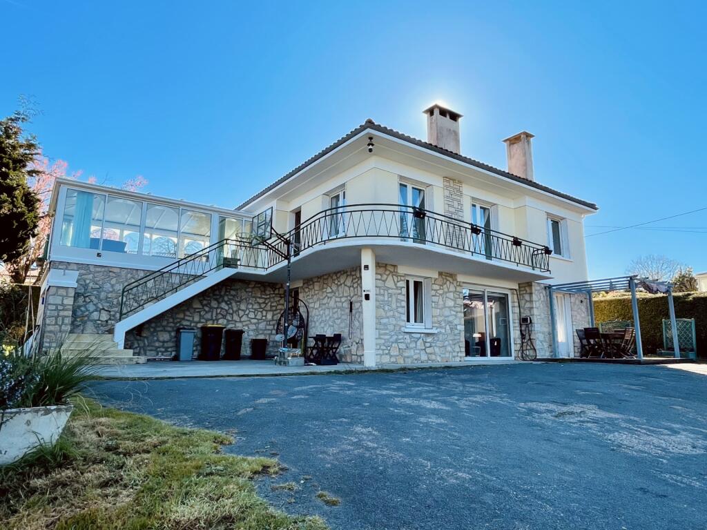 Main image of property: 16500 confolens