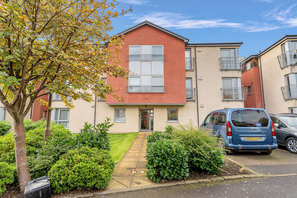 Main image of property: Pinegrove Gardens, Barnton, Edinburgh, EH4
