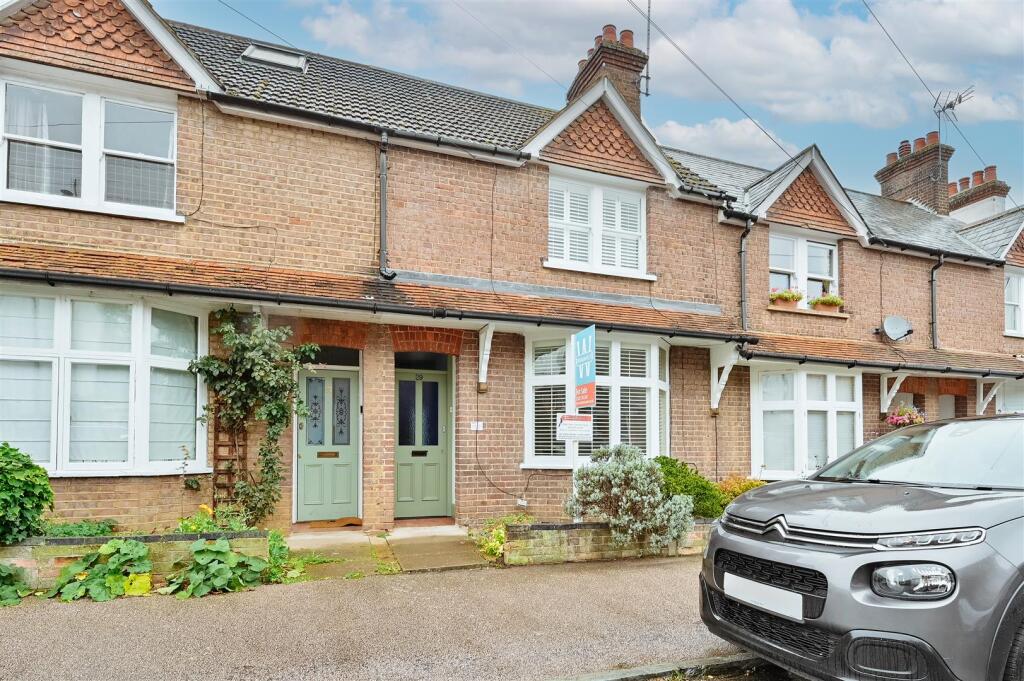 Main image of property: Coleswood Road, Harpenden