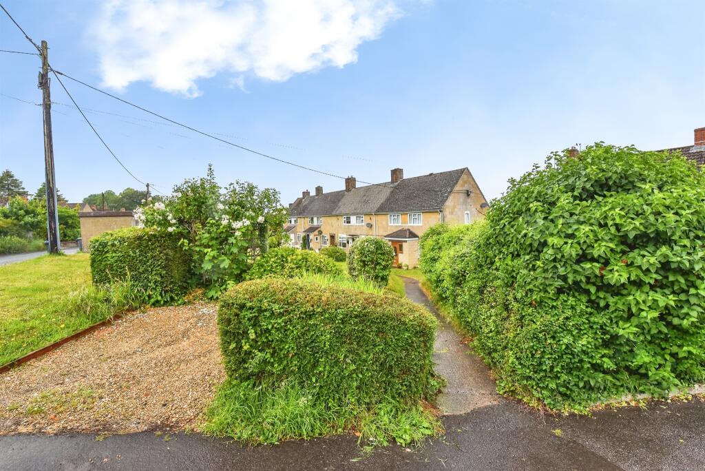 Court Orchard, Bratton, Westbury - More