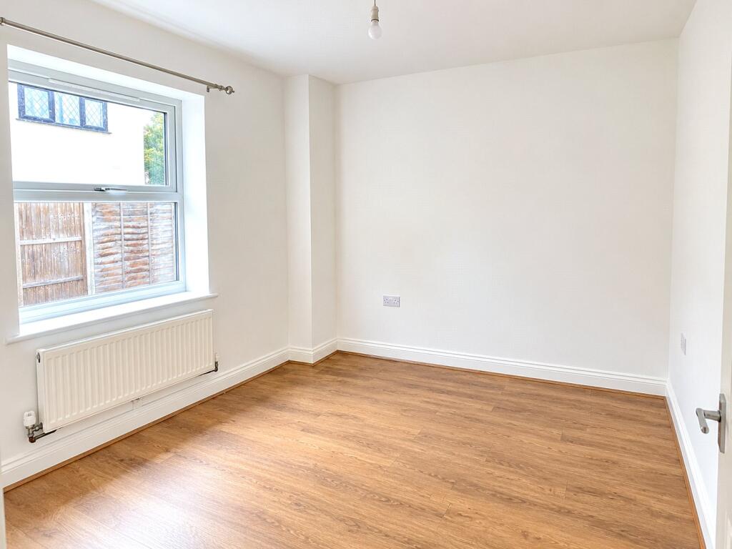 Apartment in Bromley - View 4
