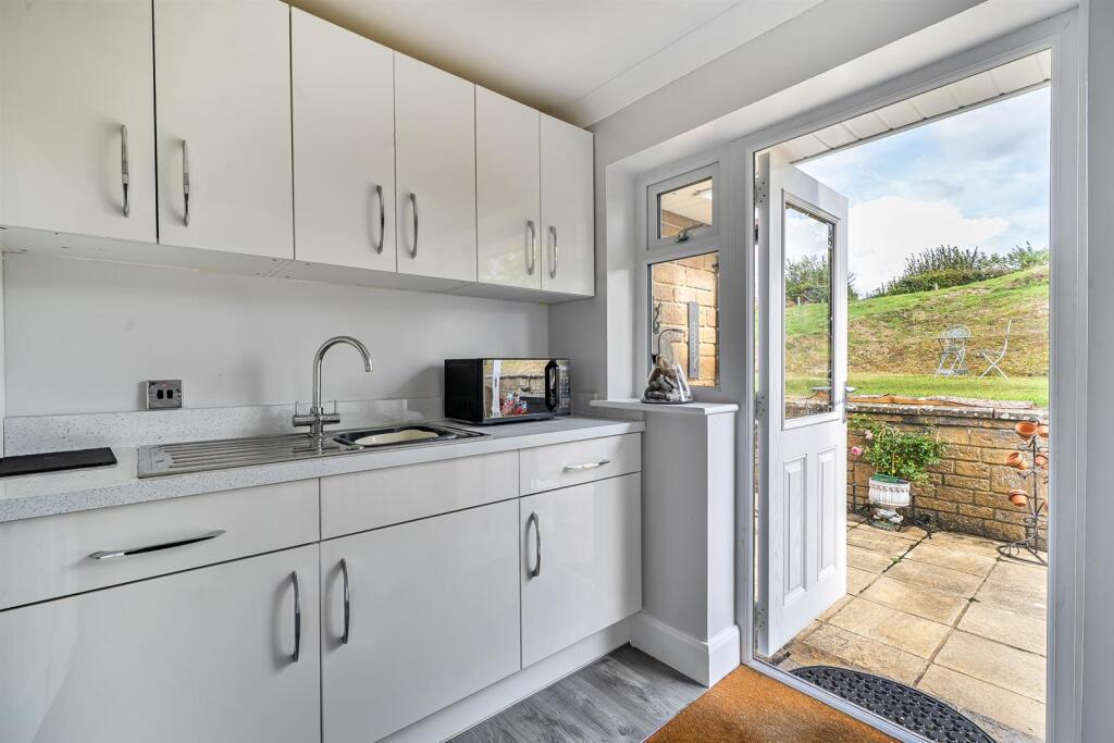 House in Taunton - View 5