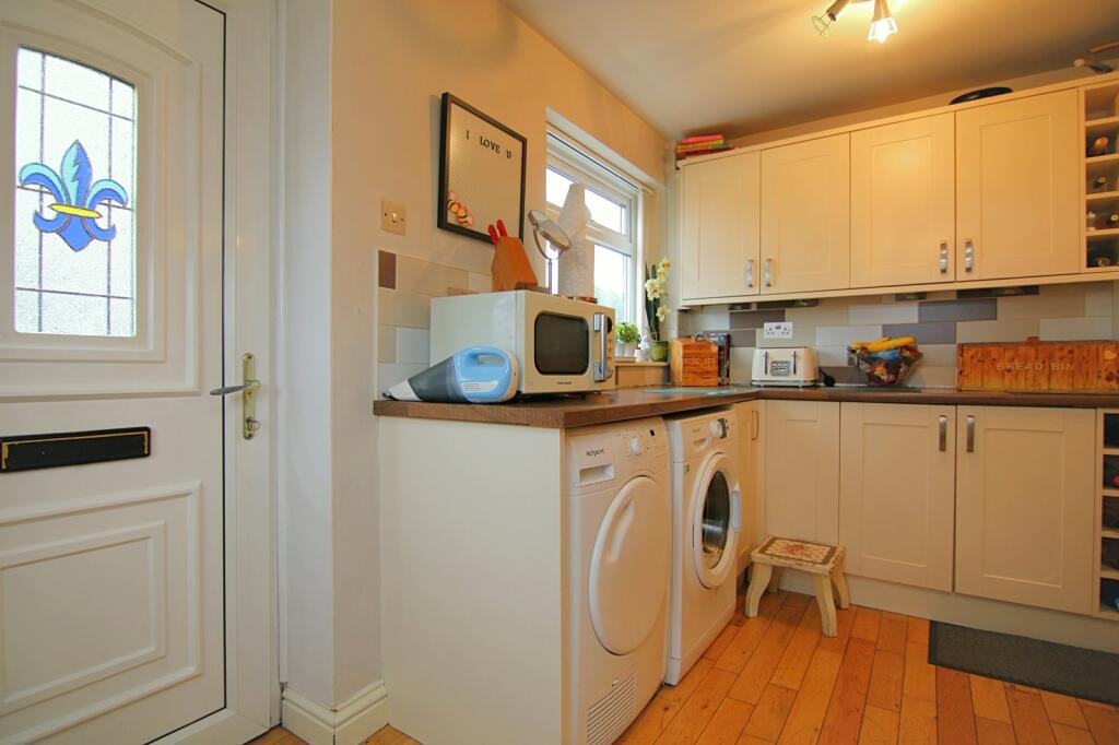 House in Bradford, Wrose - More