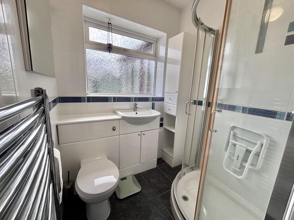 Broadmead Road, Blaby, Leicester, Leicestershire. LE8 4AB photo 3