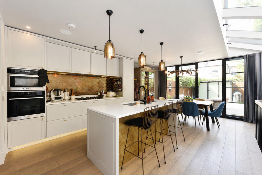Main image of property: Wavendon Avenue, London, W4