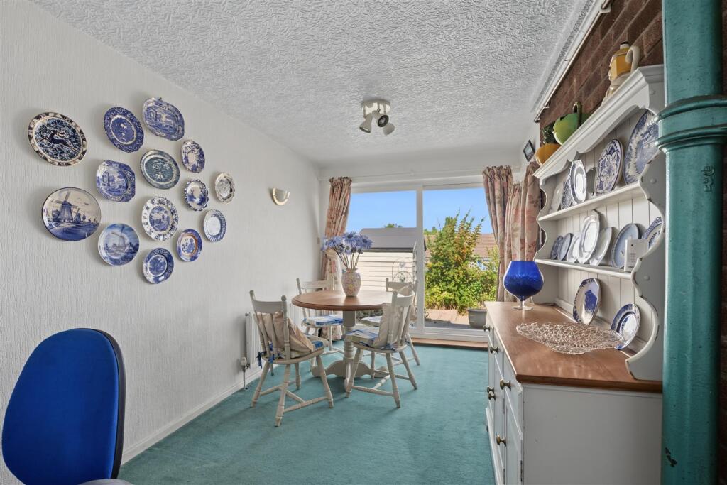 House in Nottingham, Chilwell - View 4
